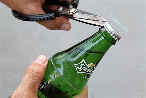 Tutorial membuka botol logam dengan memanaskan tutup